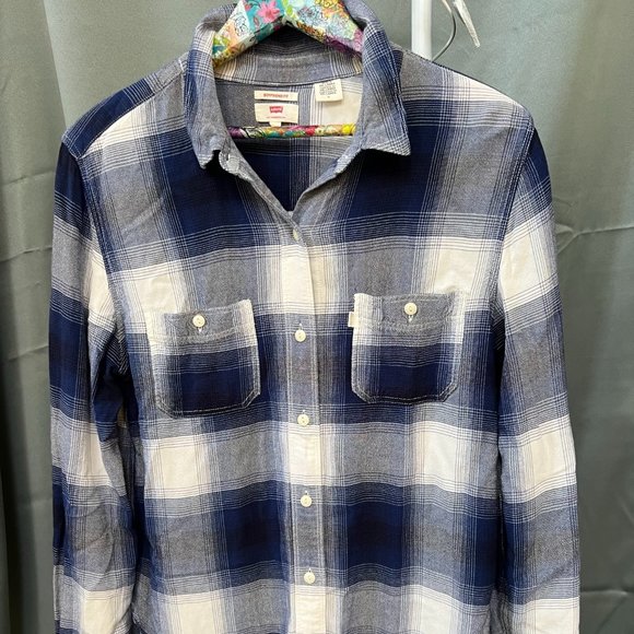 Levi's Tops - Levi's Boyfriend Fit Cotton Flannel Long-Sleeve Shirt Blue Plaid Size M